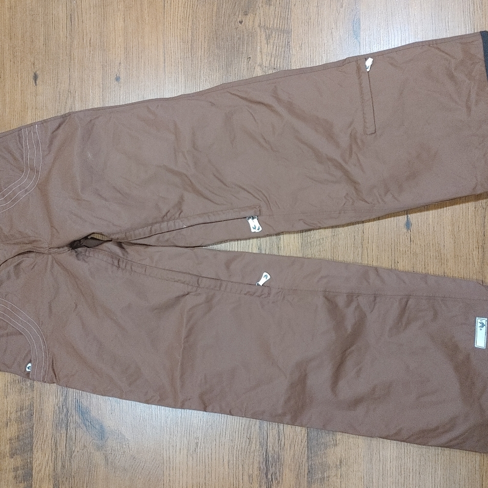 Snowboarding pants